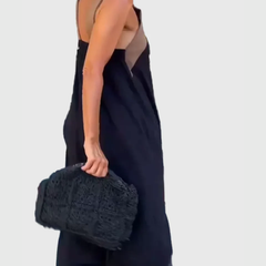 Robe maxi fluide et élégante Elena, portée en situation – Valloro Paris