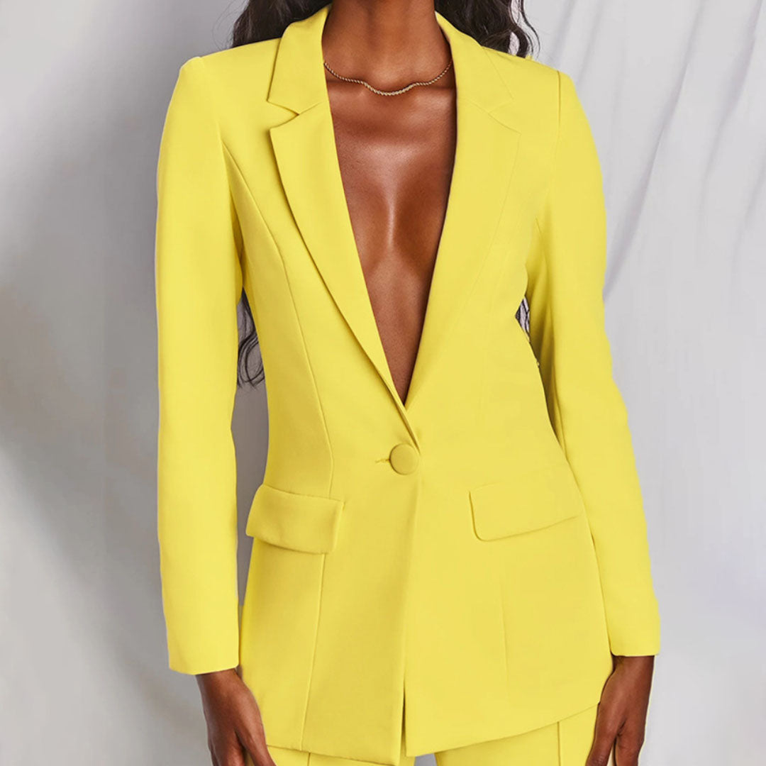 Ensemble tailleur blazer et pantalon chic Hayley, vue de face – Valloro Paris