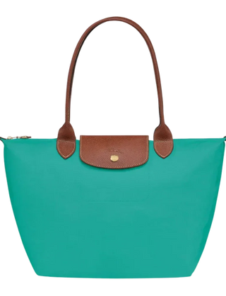 Cabas pliable en nylon à détails cuir Grand Sac Turquoise, porté à l’épaule – Valloro Paris