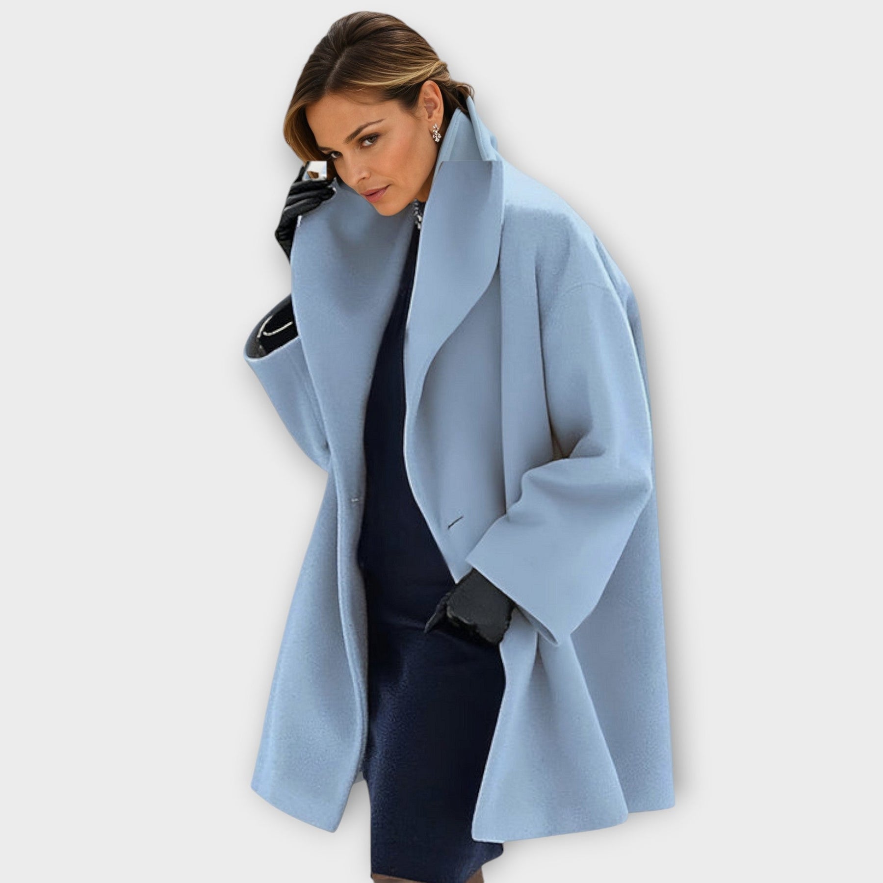Manteau d'hiver oversize à large col Maria, vue de face – Valloro Paris