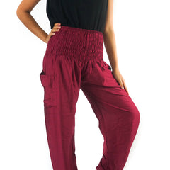 Pantalon sarouel bordeaux esprit bohème Gaïa, gros plan sur la coupe – Valloro Paris