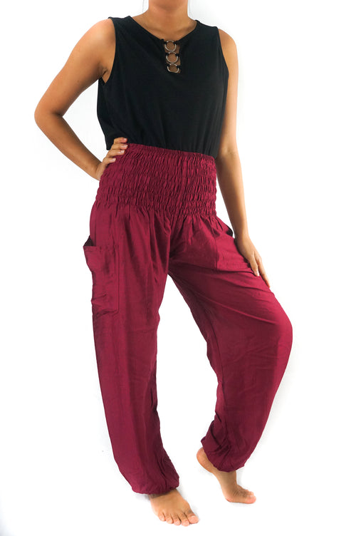 Pantalon sarouel bordeaux esprit bohème Gaïa, gros plan sur la coupe – Valloro Paris