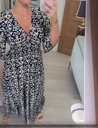 Robe imprimée boho Lillia, gros plan sur la coupe – Valloro Paris