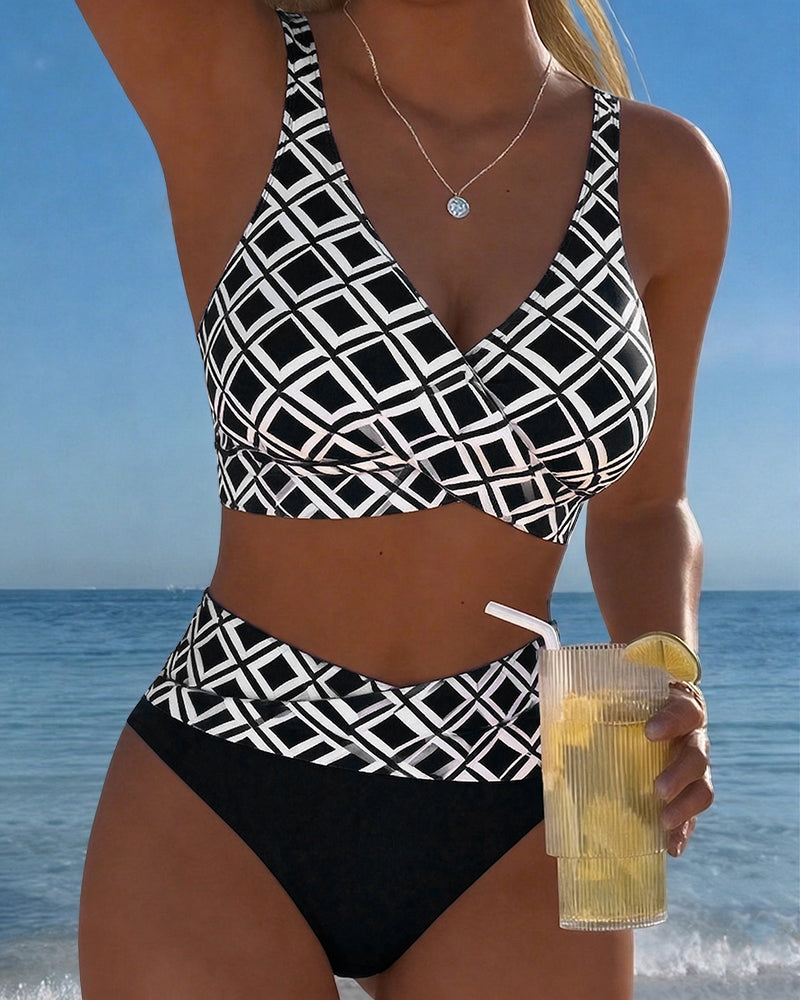 Maillot de bain croisé à motif diamant Camille, détail du tissu – Valloro Paris