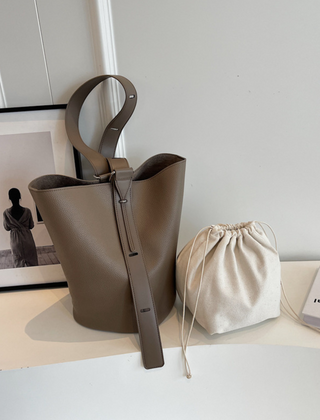 Sac à bandoulière Sola, vue de profil – Valloro Paris