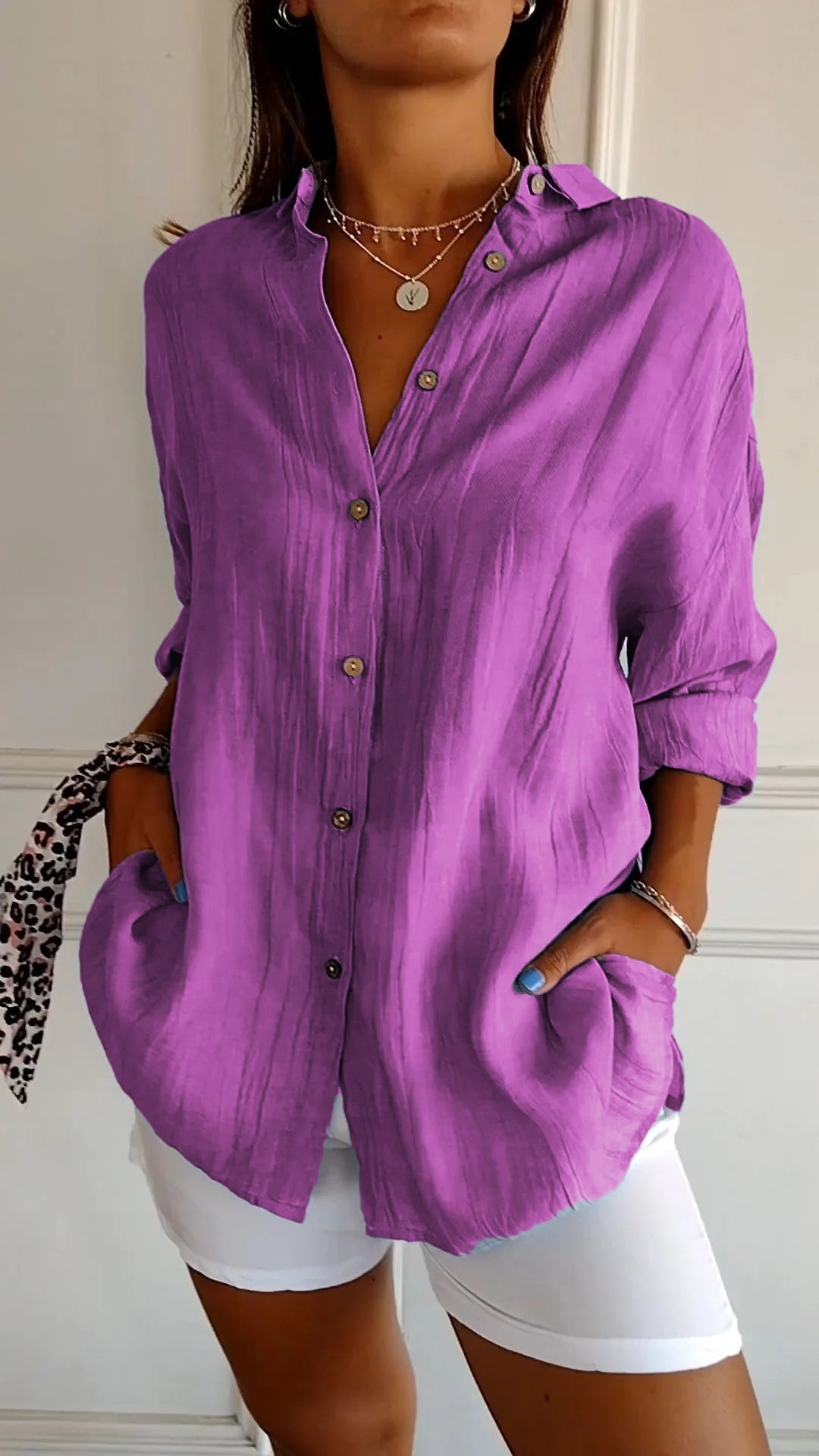 Chemisier chic texturé pour femme Aliah, vue complète du modèle – Valloro Paris