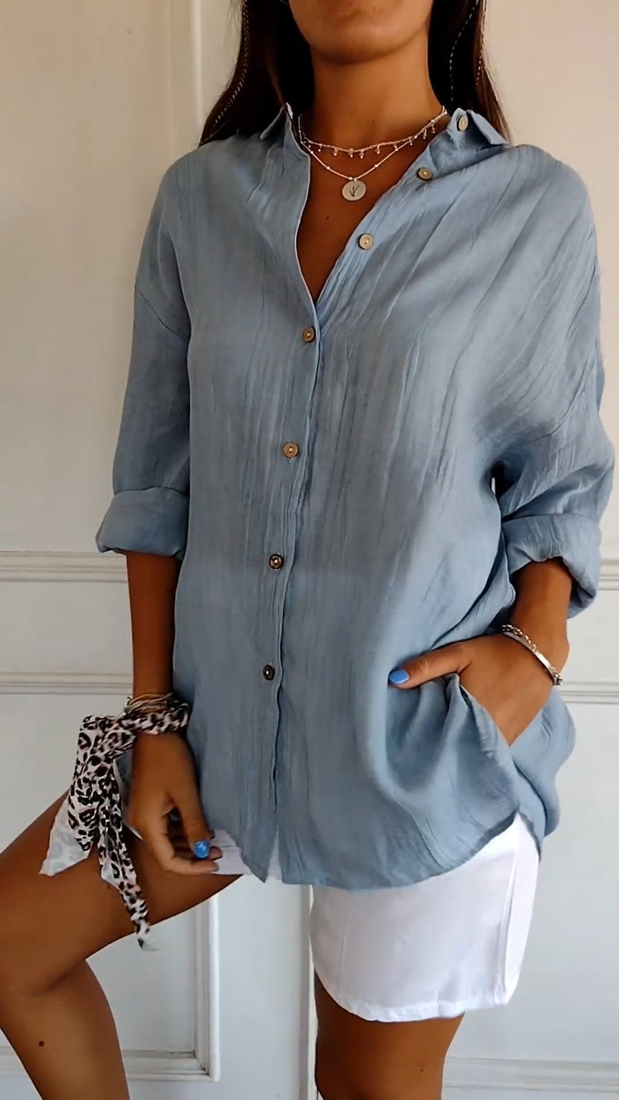 Chemisier chic texturé pour femme Aliah, vue de face – Valloro Paris