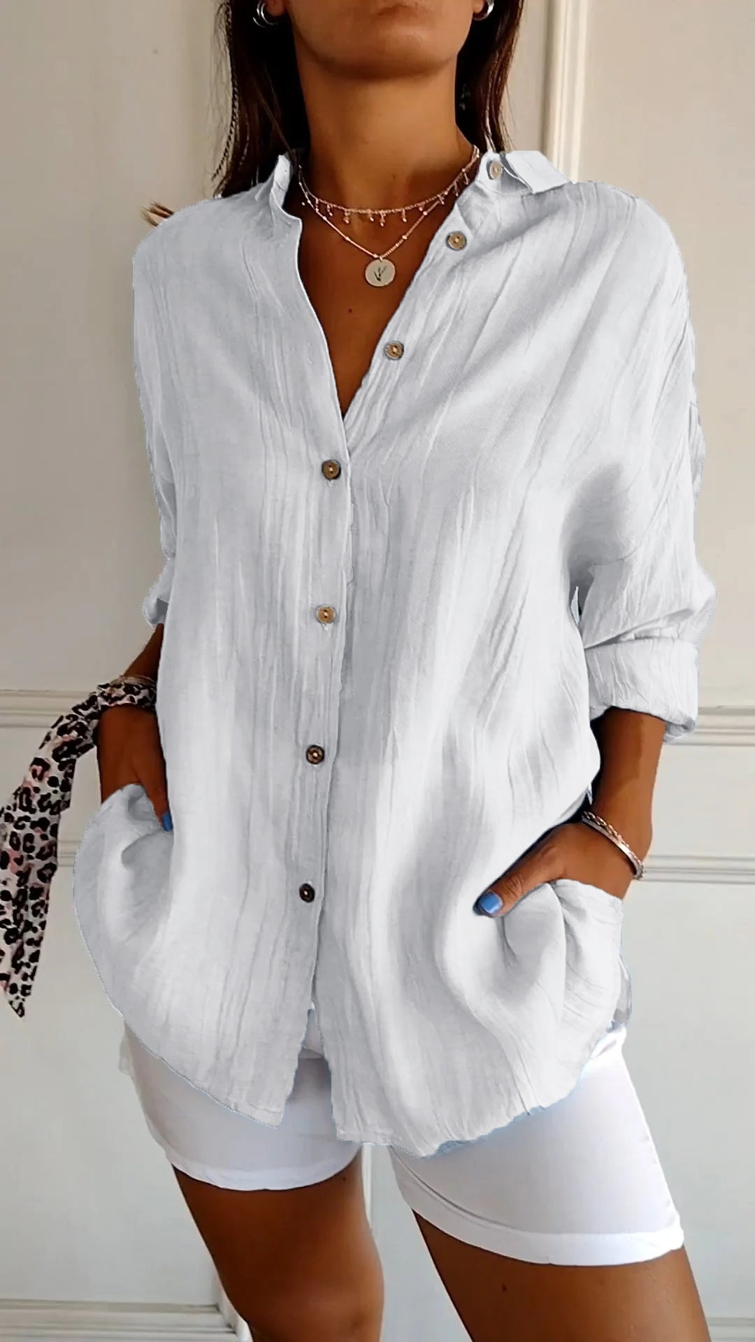 Chemisier chic texturé pour femme Aliah, vue rapprochée – Valloro Paris