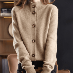 Gilet tricoté élégant et confortable Elora, vue de dos – Valloro Paris