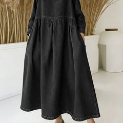 Robe maxi en denim décontractée à coupe large Skylar, détail du tissu – Valloro Paris