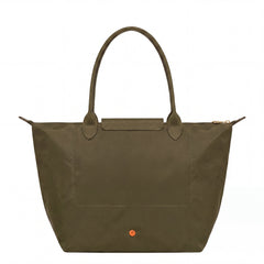 Cabas pliable en nylon à détails cuir Grand Sac Vert Kaki, porté à l’épaule – Valloro Paris