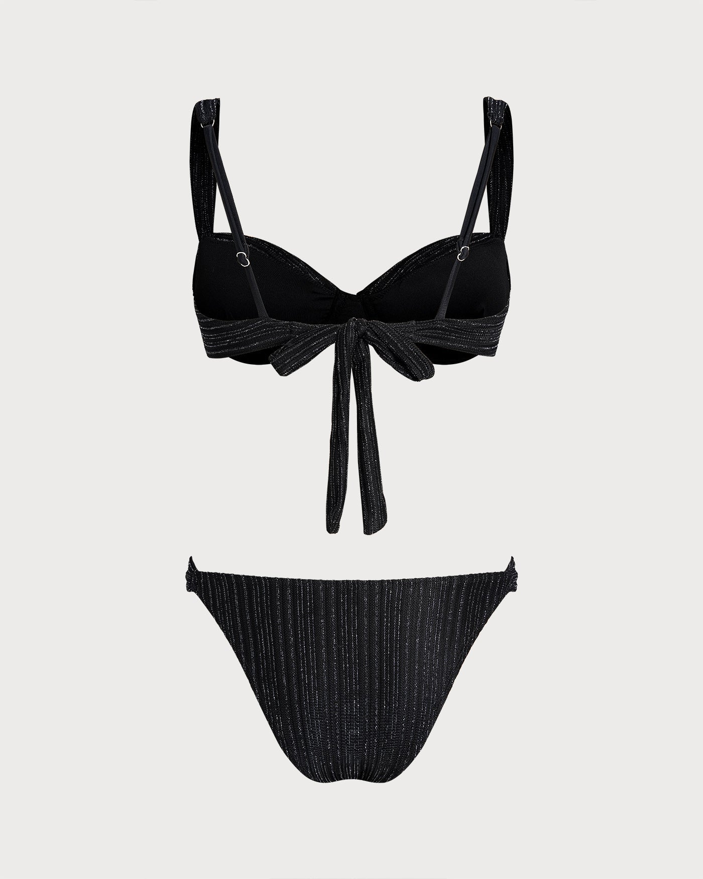 Bikini noir à sequins avec armatures Noémie, portée à la plage – Valloro Paris