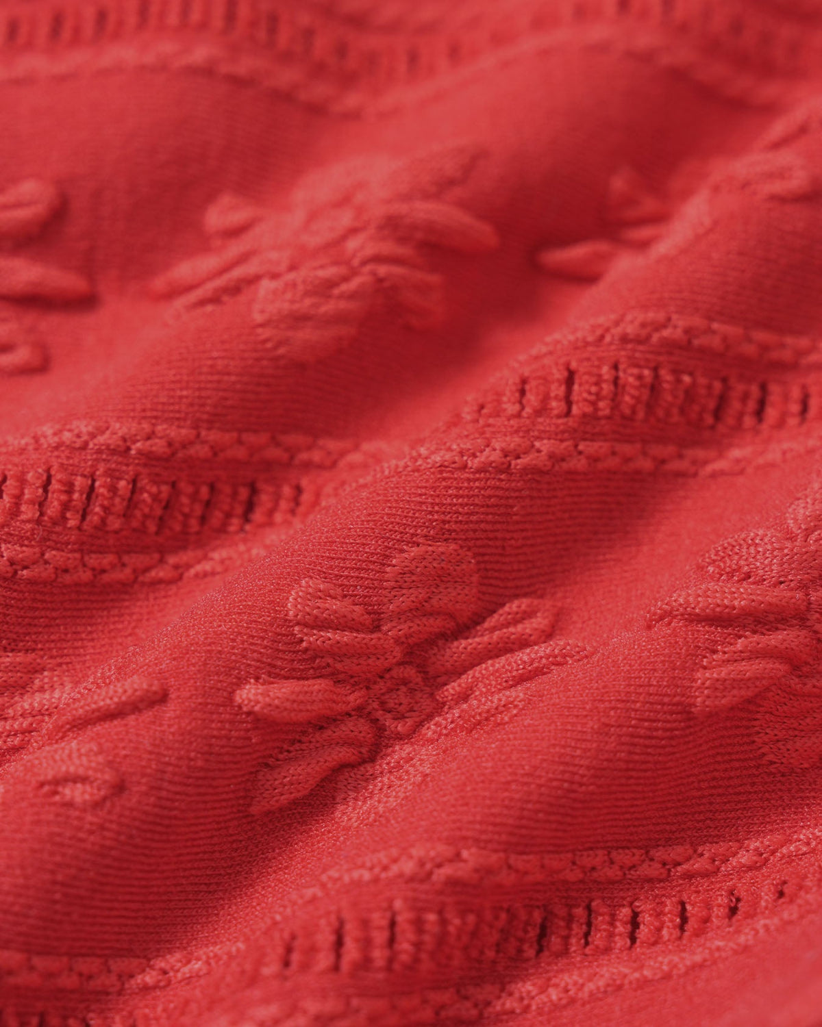 Bikini rouge en jacquard à nouer au cou Garance, détail du tissu – Valloro Paris