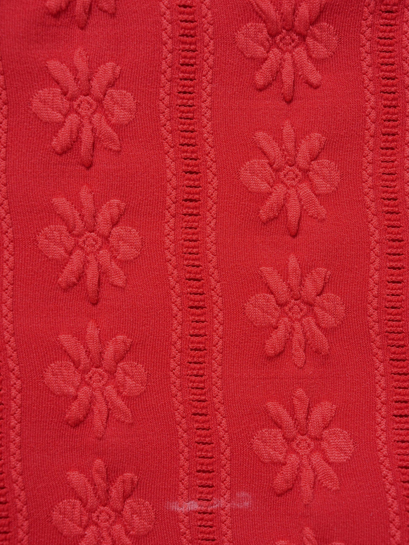 Bikini rouge en jacquard à nouer au cou Garance, gros plan sur la coupe – Valloro Paris