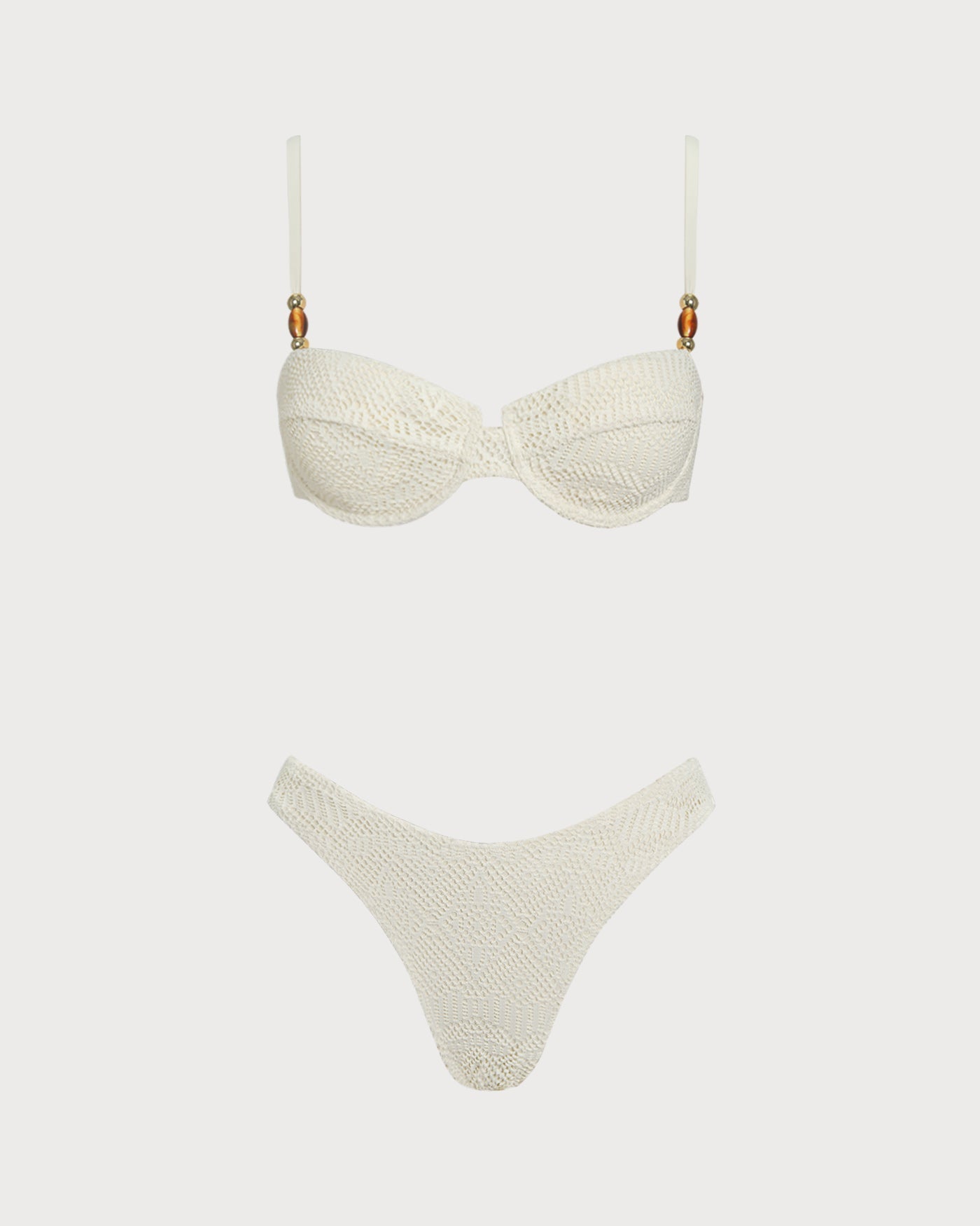 Ensemble bikini trois pièces blanc texturé Blanche, vue complète du modèle – Valloro Paris